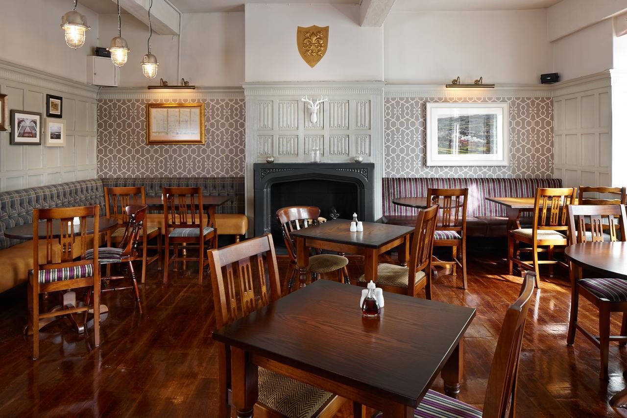The Royal Oak Hotel Settle Exterior photo