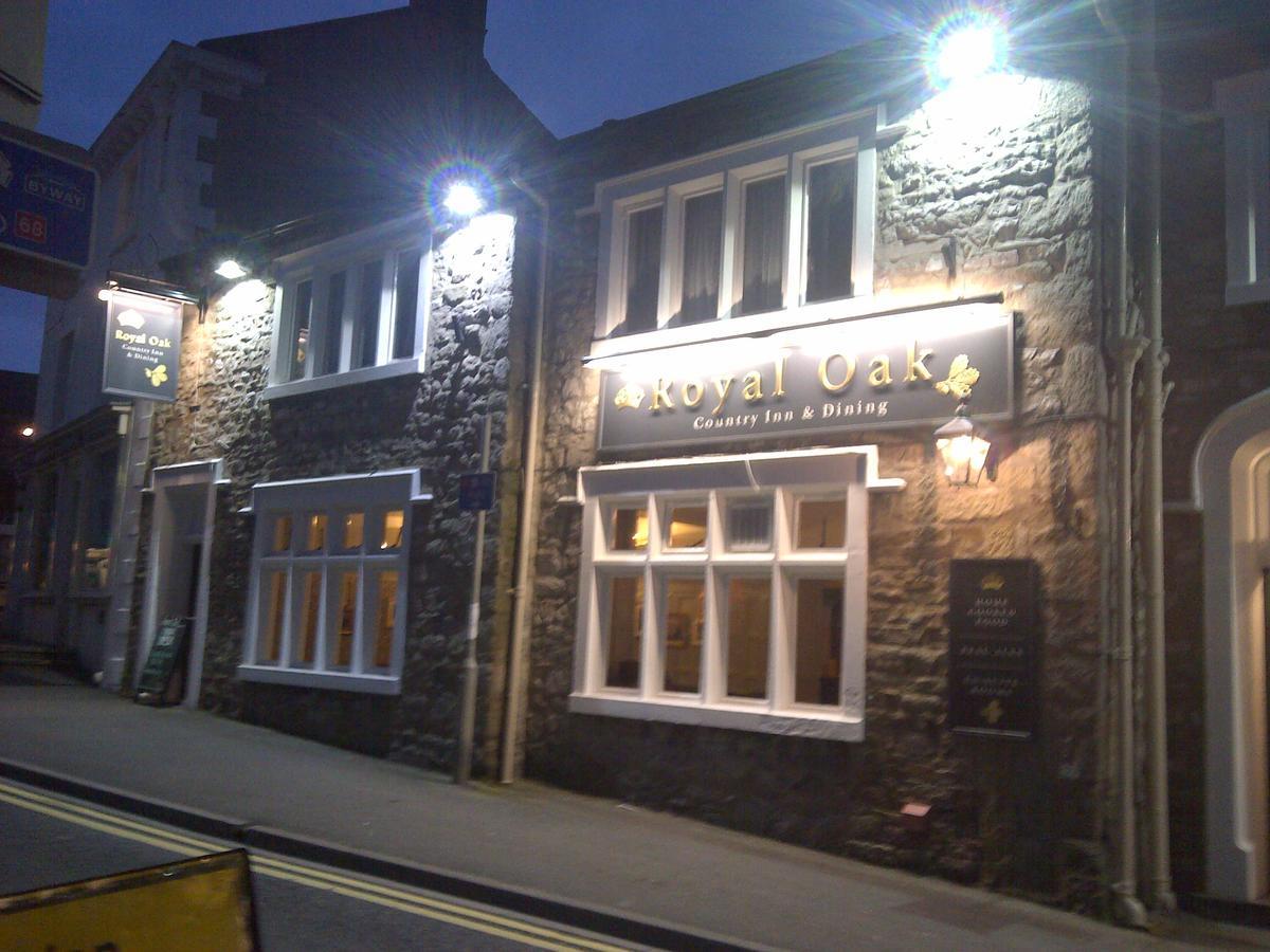 The Royal Oak Hotel Settle Exterior photo